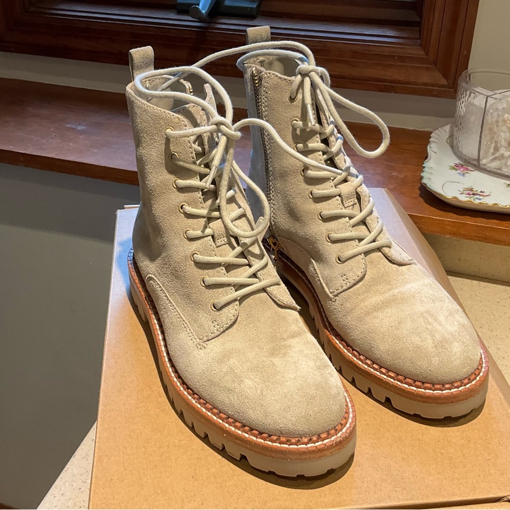 Vince lace up boots, water repellant